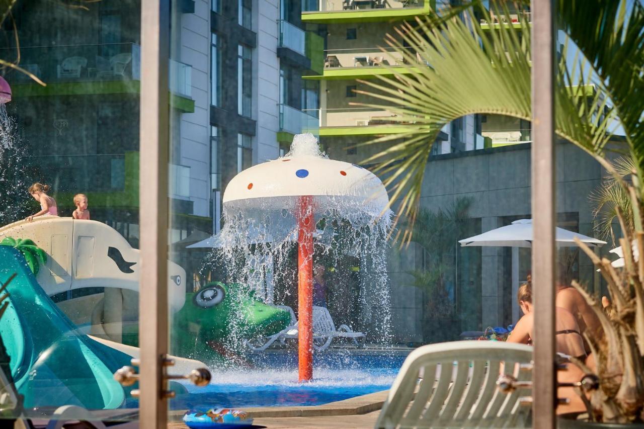 Visum Aparthotel Pool & Spa Mamaia Nord Năvodari Exterior foto